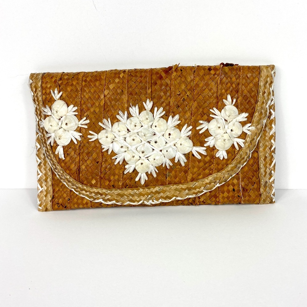 Vintage Woven Straw Raffia and Shell Embroidered Hand Held Envelope Clut…